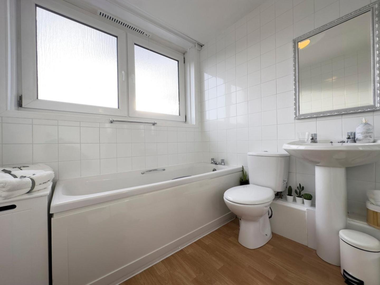 Scandi Style Apartment With Stunning Views Лінлітґоу Екстер'єр фото